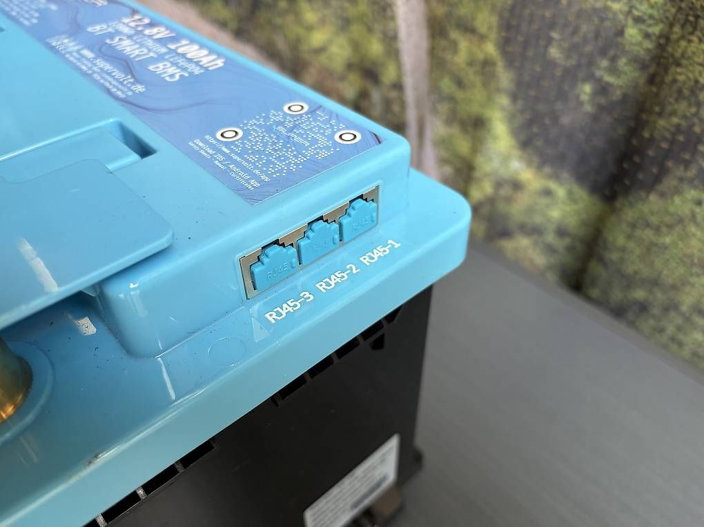 Dispositivi a energia solare: 12.8V 100Ah LiFePO4 Lithium Batterie – Usato da Bülach venduto da CAMPTIVITY 1