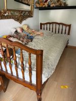 Bett aus Holz