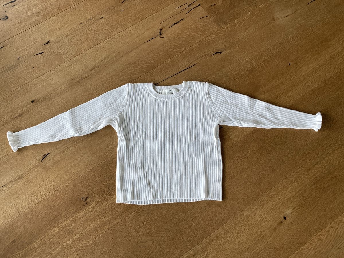H&M Maglioni & Felpe: 2 süsse Mädchenpullover Gr. 122/128 – Usato da Möriken AG venduto da Nb433 1