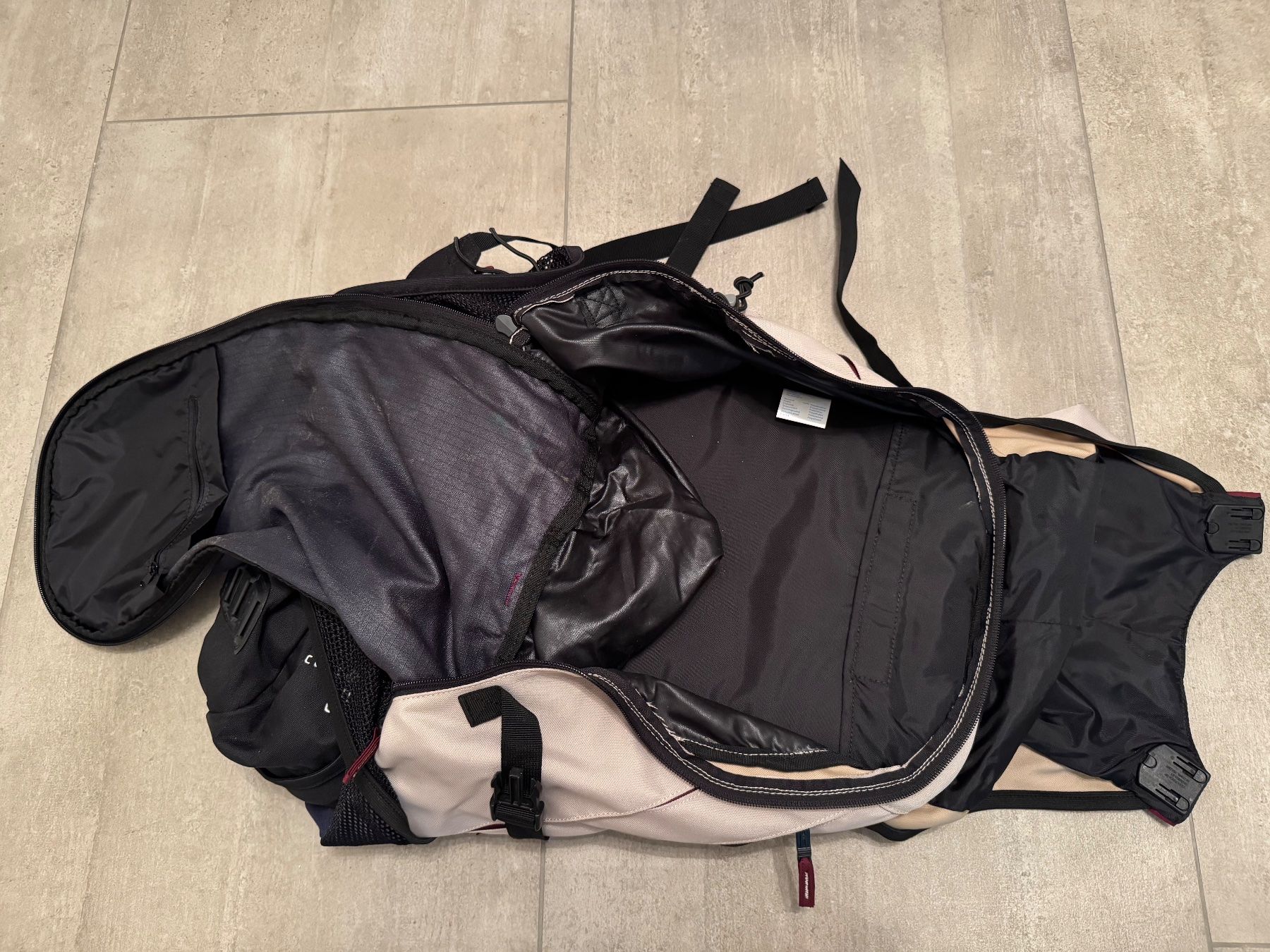 Decathlon Rucksäcke: Quechua - Sac à dos – Neu (gemäss Beschreibung) aus Zürich von lcg_898x 2