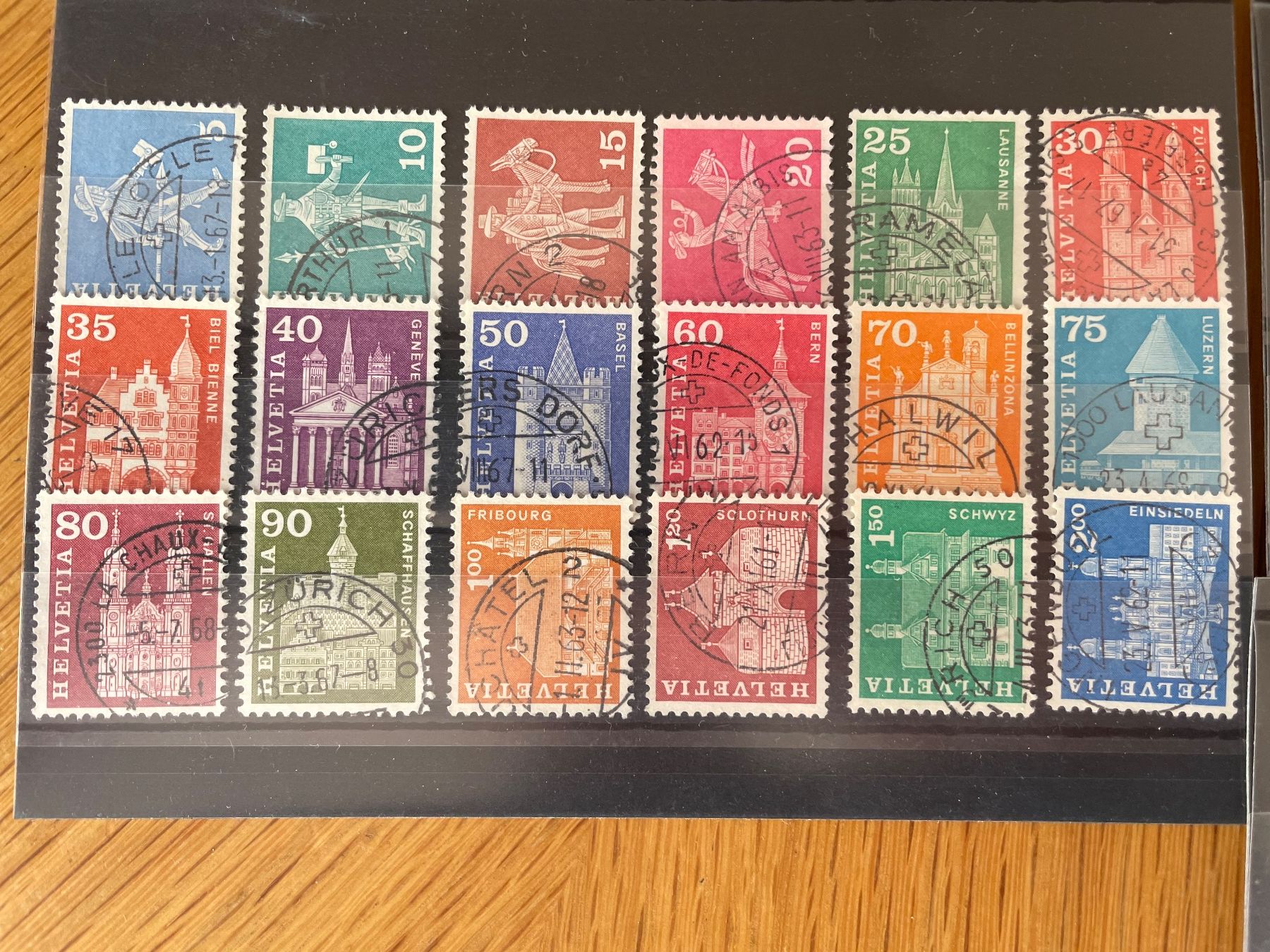 Tutti i francobolli: 71 timbres de qualité, c. maximum – Usato da Sonceboz-Sombeval venduto da Comment2 6