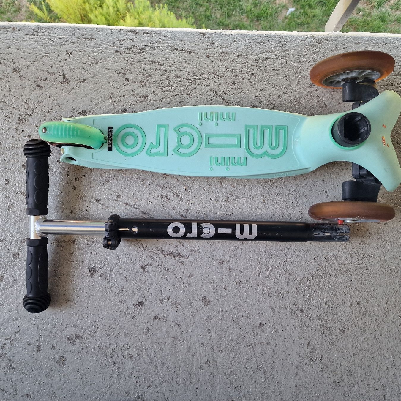 Scooter: Micro Mini2Go Deluxe Plus Scooter mint gebraucht – Usato da Muri AG venduto da MrsRami 1