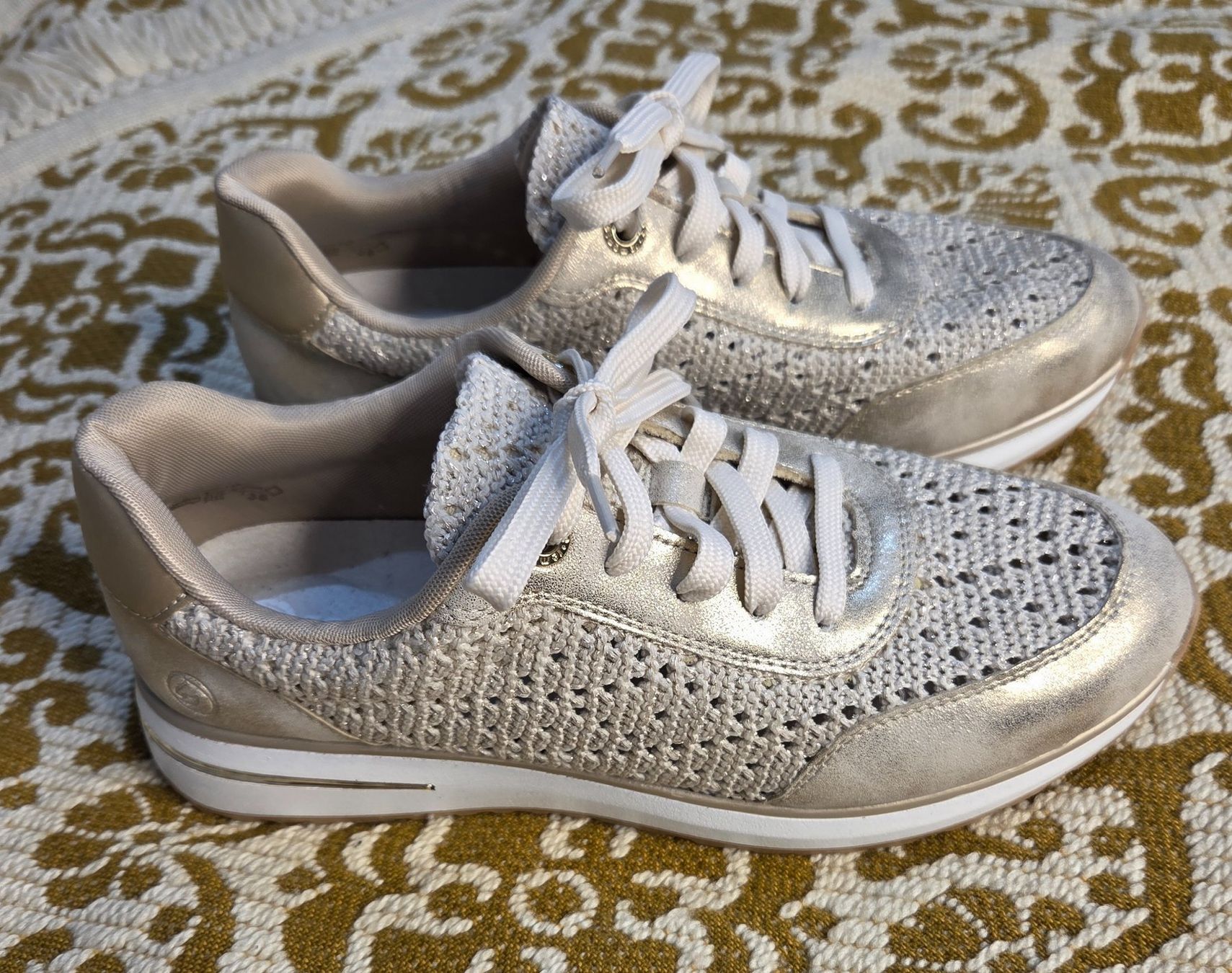 Chaussures femmes: Turnschuhe Remonte – Neuf avec emballage d'origine à Leissigen par ali_k9v8