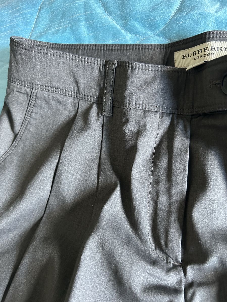 Pantaloni: Burberry London Grey Wool/silk Blend Pants – Nuovo (secondo la descrizione) da Biel/Bienne venduto da zit_v5yc 1