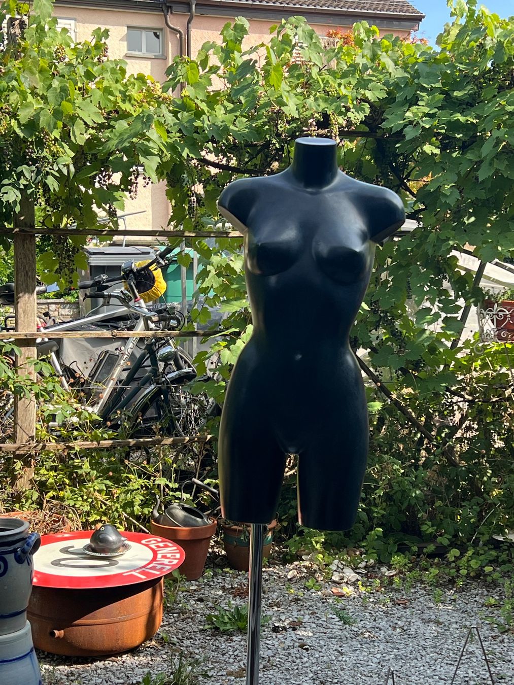 Altro in Decorazioni & Accessori: Schaufensterpuppe Torso Damen schwarz – Usato da Biel/Bienne venduto da Girasole232