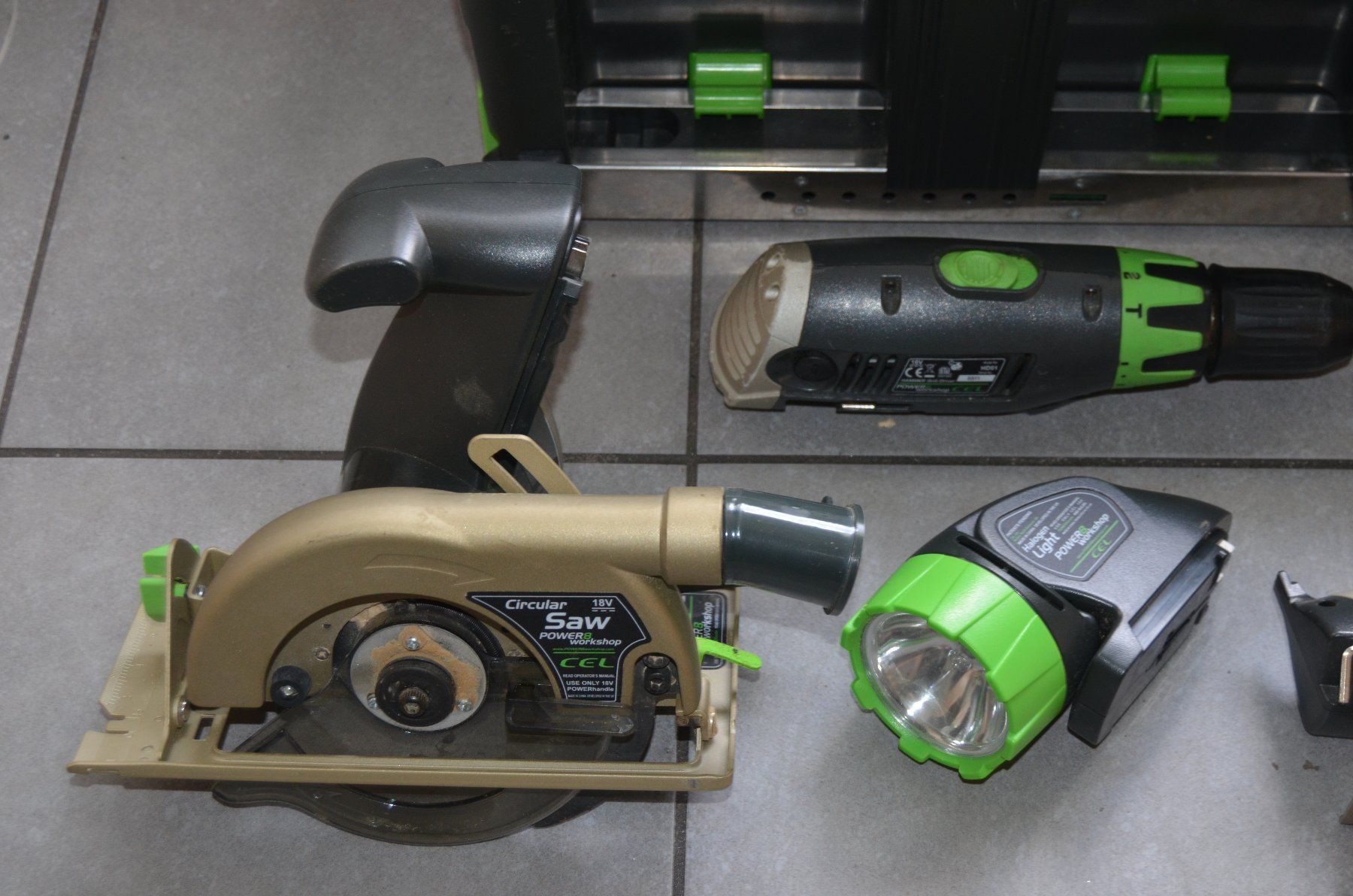 Tutti gli attrezzi: CEL Power 8 Workshop  Werkzeugkasten / boîte à outils – Difettoso da Collonges venduto da arashee 2