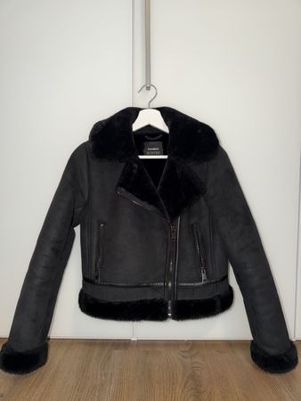 Schwarz Kunstlederjacke Grösse S neuwertig
