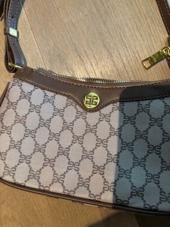 Handtasche Damen braun Logo Muster guter Zustand