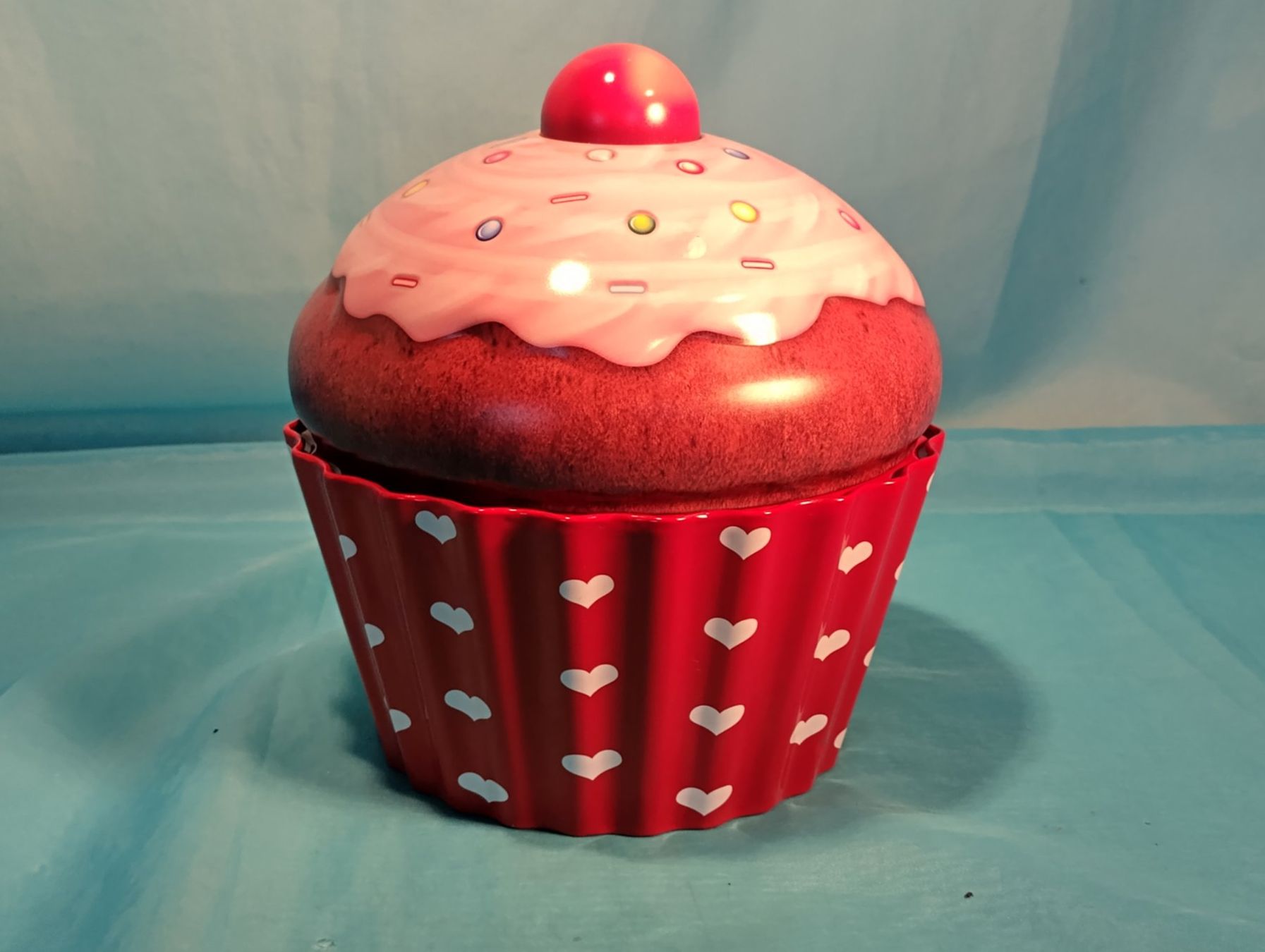 Sonstige Dekorationen & Accessoires: Blechbüchse  Cup Cake, Dm: 17cm – Neu (gemäss Beschreibung) aus Bellach von JingleCherry