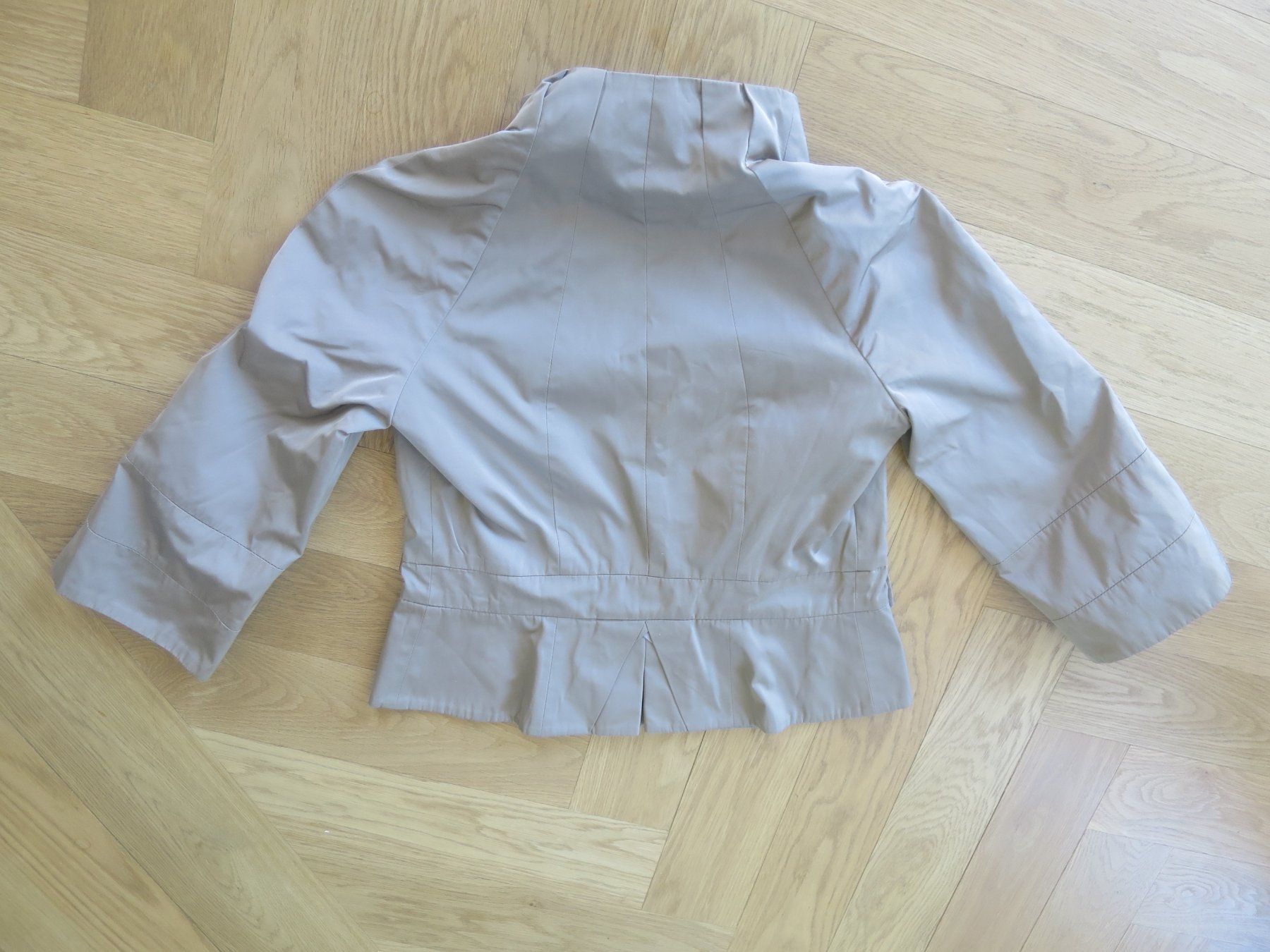 Karen Millen Giacche: kurzer Blazer von Karen Millen Gr. 38 – Usato da Zürich venduto da Weluma 1