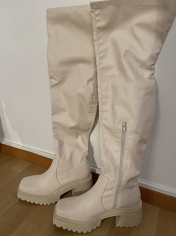 Scarpe da donna: Overknees weiss – Usato da Winterthur venduto da lum_nk7g