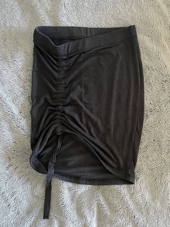 H&M Röcke: Enger Rock XS – Gebraucht aus Zürich von mar_5gpw