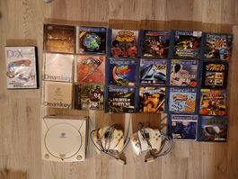 Dreamcast Konsole mit 18 Spielen + Zubehör