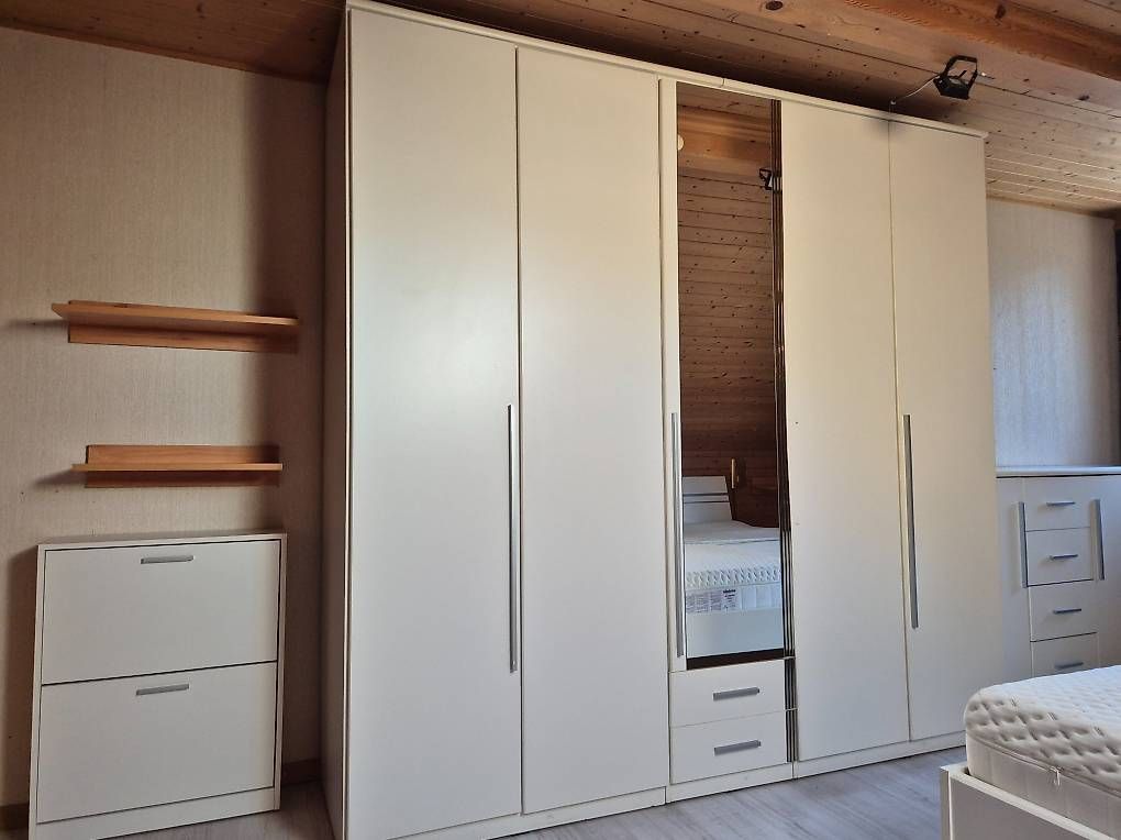 Schränke: Kleiderschrank – Gebraucht aus Ringgenberg BE von jwi_ml6r 1