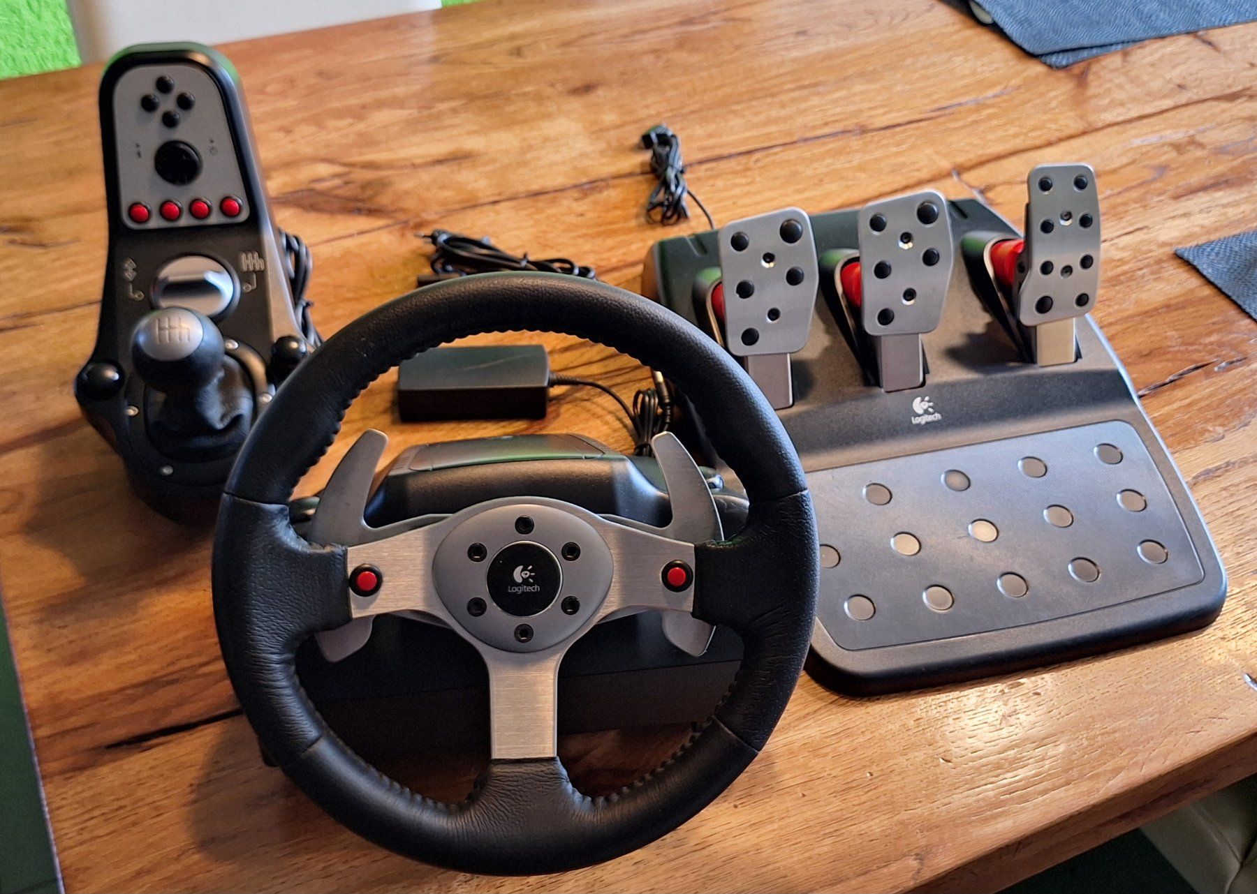 Logitech Controller: Logitech G25 Racing Wheel (PC, PS2 + PS3) – Gebraucht aus Reigoldswil von
