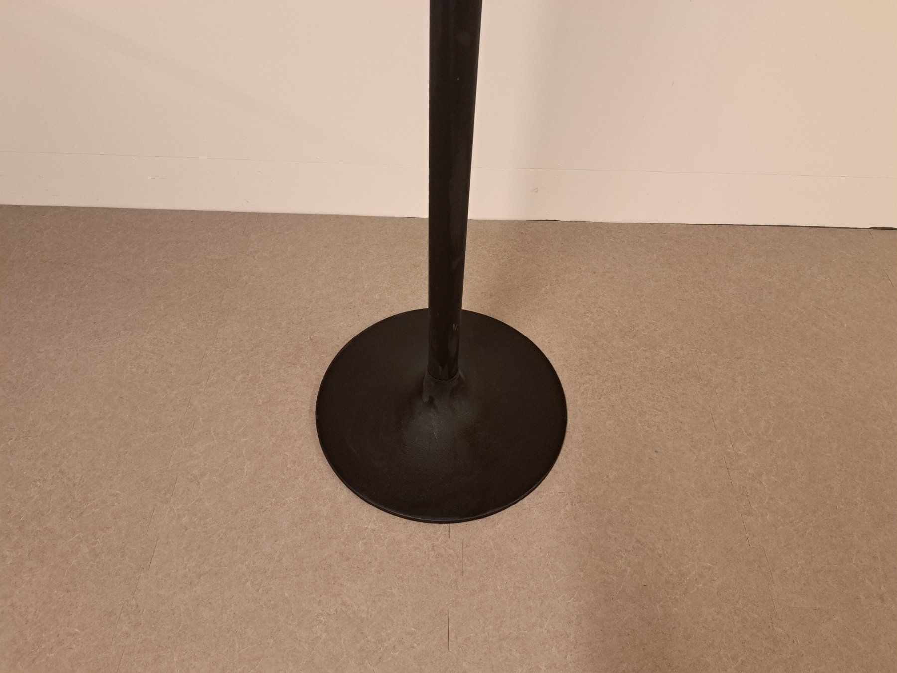 Guardaroba: Designer Garderobe Kleiderständer Eisen/ Chrom – Usato da Belp venduto da deal-now 4