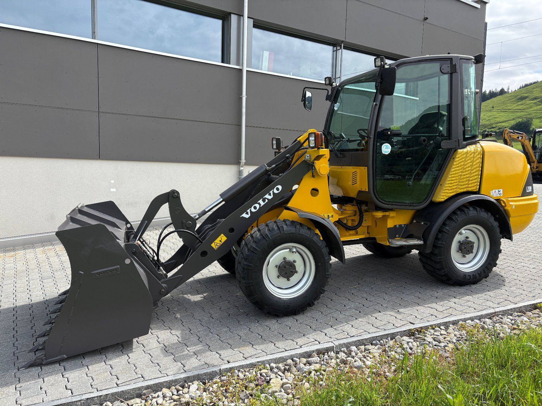 Hoflader: Volvo L20B Pneulader – Gebraucht aus Rothenthurm von FHS6418 3