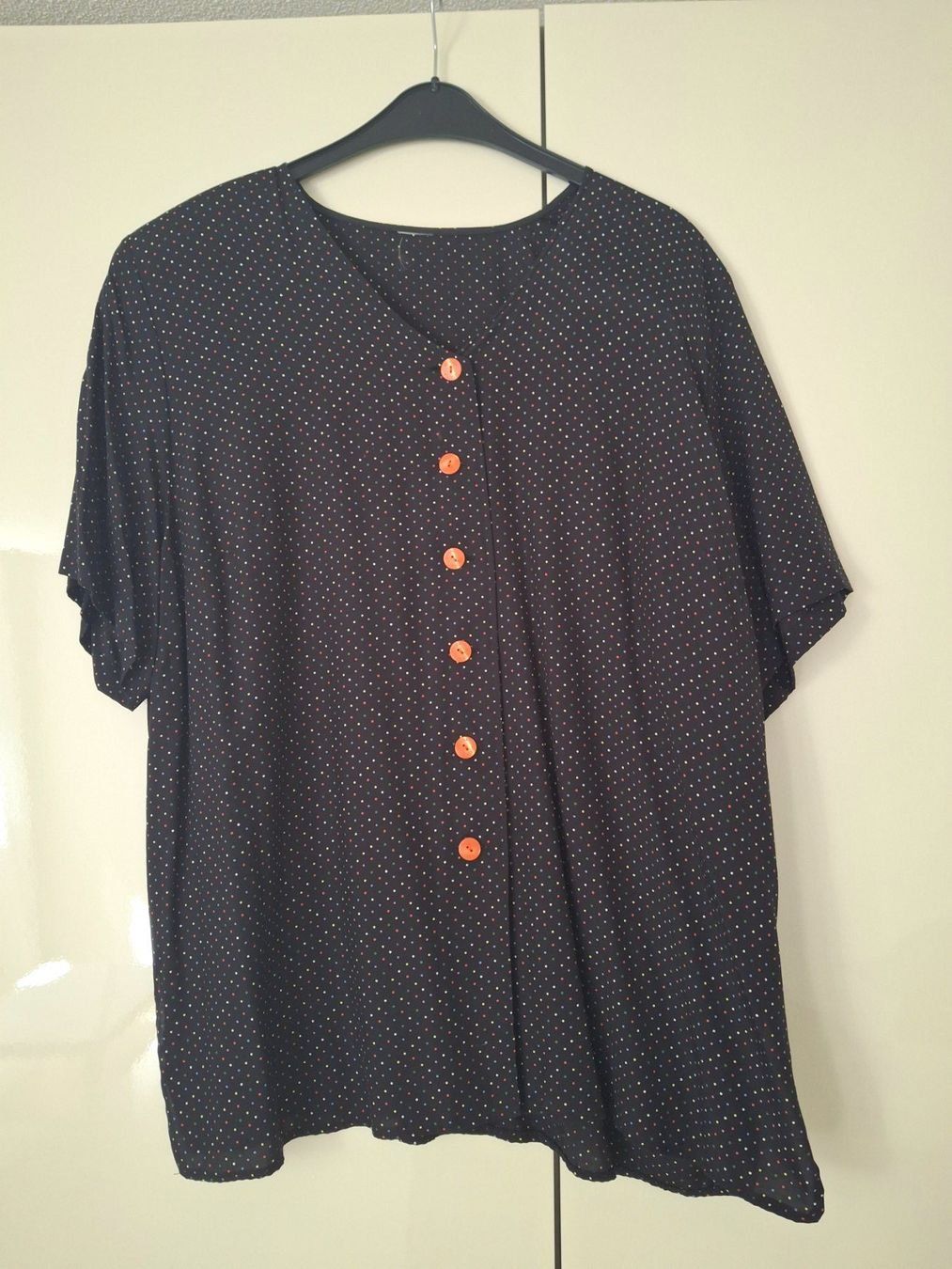 Camicette: Bluse aus Viskose mit Punkten - Grosse Grössen – Nuovo (secondo la descrizione) da WALTERSWIL SO venduto da thb_ybm8