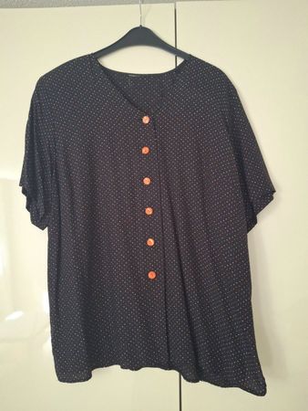 Bluse aus Viskose mit Punkten - Grosse Grössen