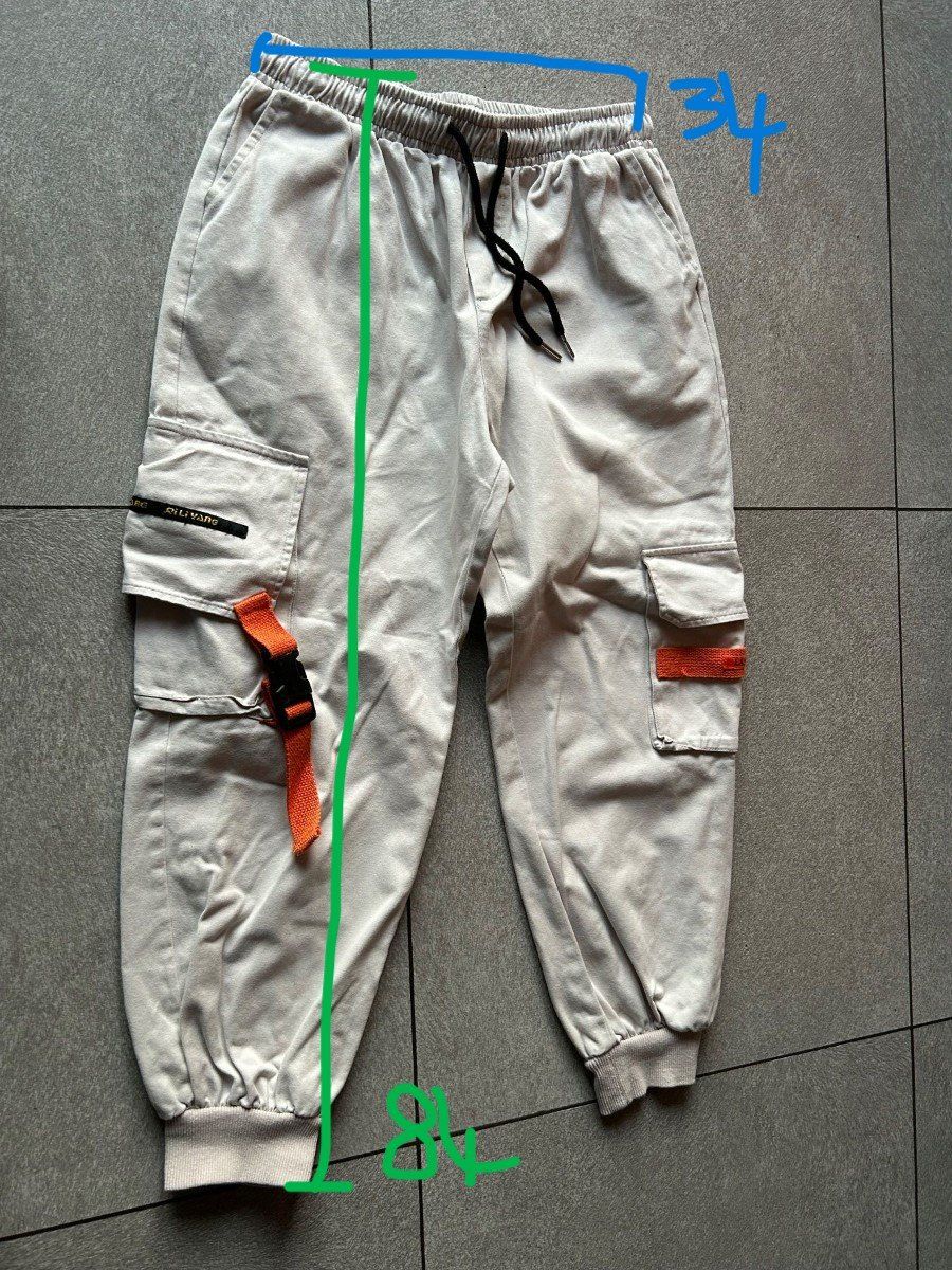Pantaloni: Hose CARGO Sommer Beige 7/8 Gr. S – Usato da Arbedo venduto da nadia1973 2
