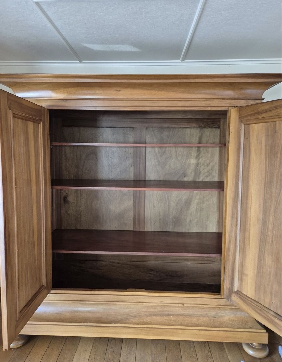 Armadi: Armoire en bois massif – Usato da Courrendlin venduto da RB_RMP 1