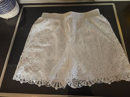 Chicoree Shorts Rüschchen Gr. S weiss