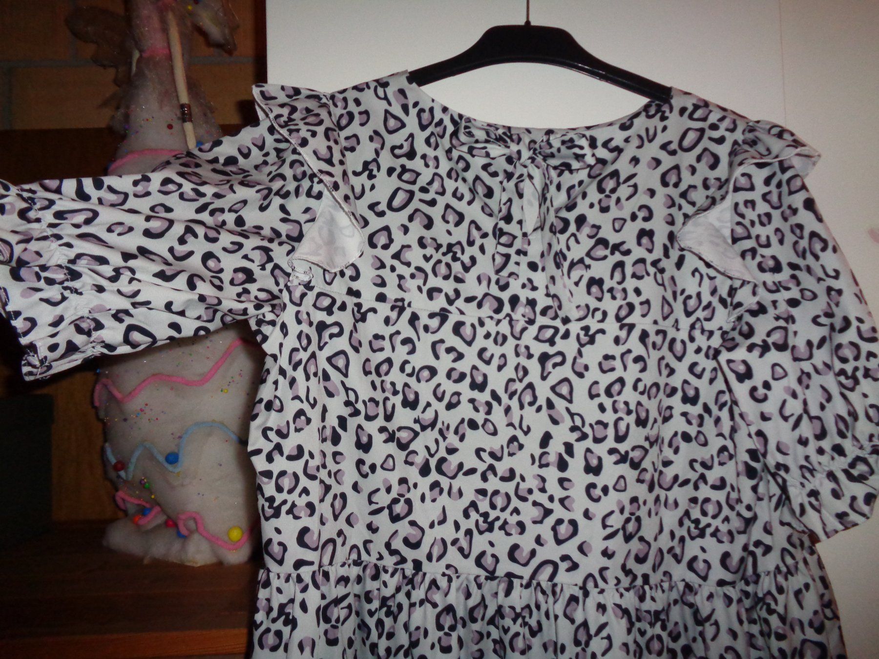 Vestiti: *** Kleid *** / mit Schluppe / Neu ab 1.00 – Nuovo (secondo la descrizione) da Othmarsingen venduto da Leuchtturmlady 1