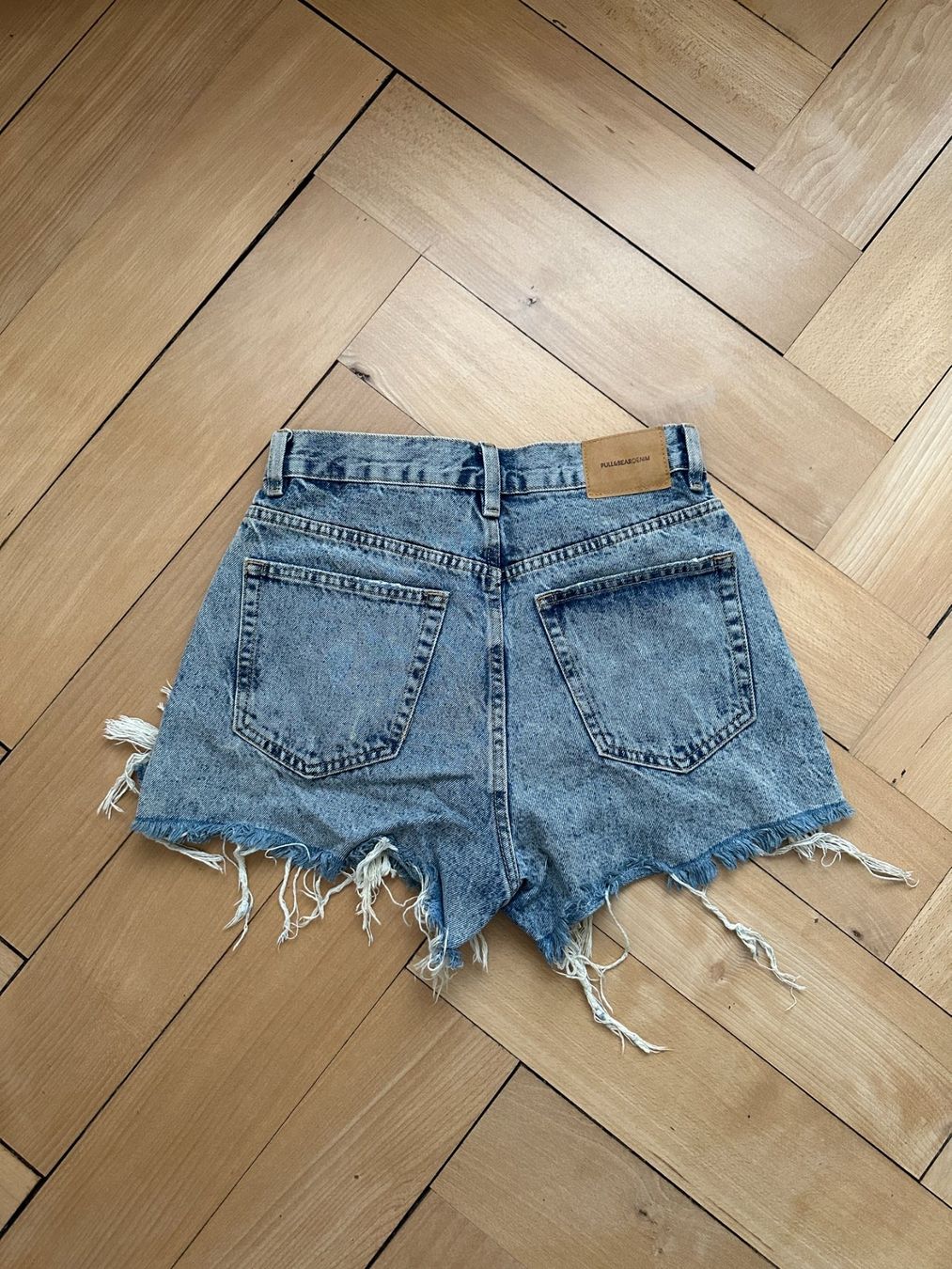 Jeans: PULL & BEAR - Destroyed Jeansshorts blau 34 – D'occasion à Zürich par Diazaio 1