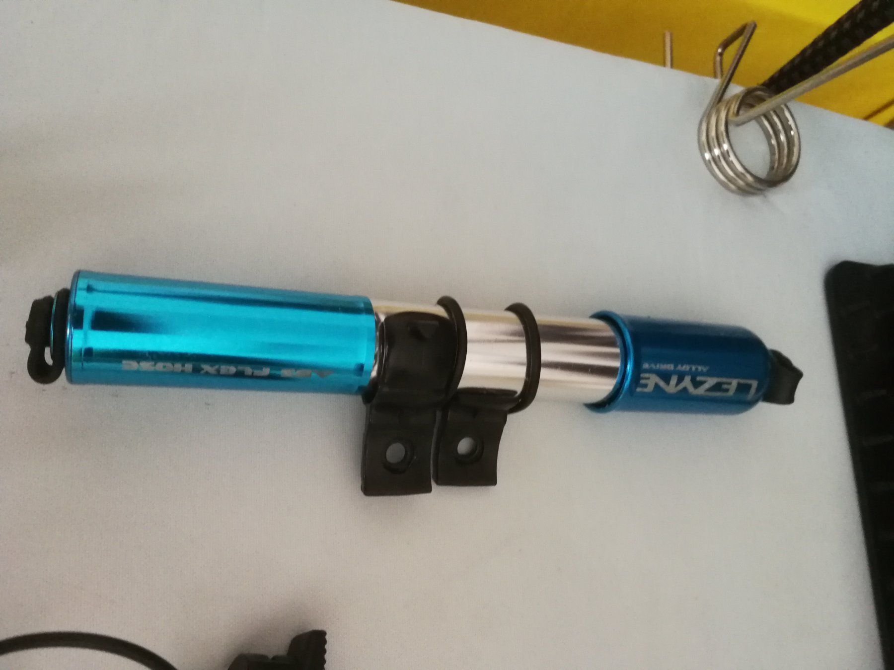 Lezyne Pompe: Lezyne pumpe – Usato da Bosco Luganese venduto da pagnamen 1