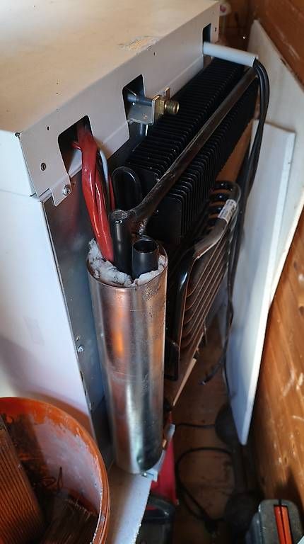 Frigoriferi: Gas/12v/El. Kühlschrank – Usato da therwil venduto da freewheeler 2