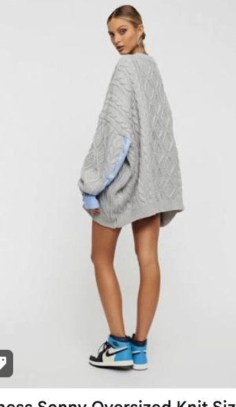 Maglioni & Felpe: Lioness oversize Pullover mit eingearbeitetem Hemdsärmel, M – Usato da Castagnola venduto da petrkars11 8