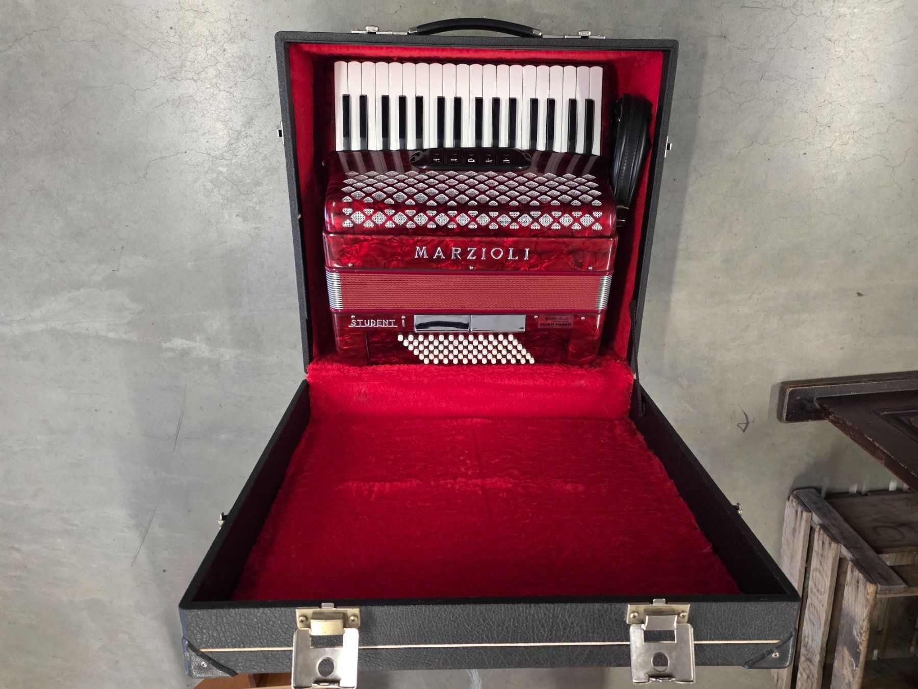 Strumenti musicali: Akkordeon chromatisch Marzioli Student I – Usato da Chur venduto da FeschtlandBrockiChur 4