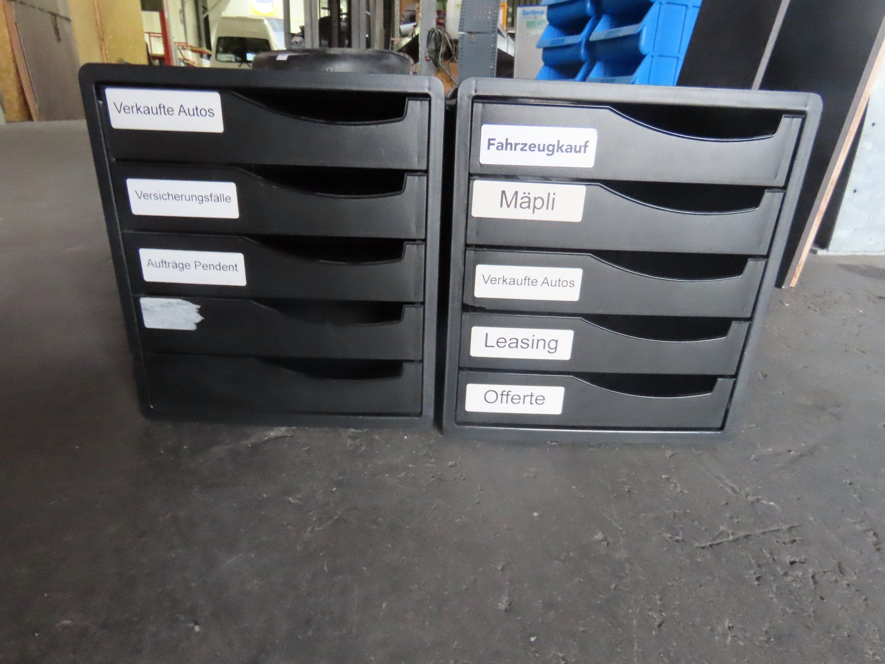Sistemi di archiviazione: 2 Büro-Schubladenboxen schwarz – Usato da Alpnach-Dorf venduto da Hess-Automobile