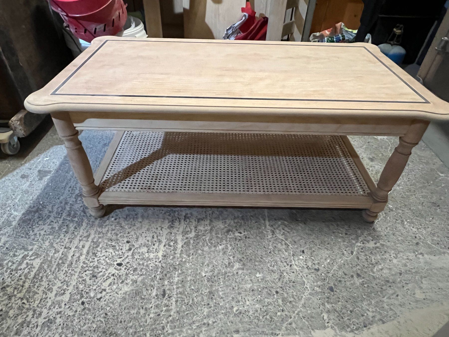 Tavoli: ART 986-J Table basse cannage sablé – Usato da Pont-La-Ville venduto da BCMGLEAL 1