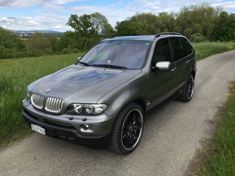 BMW X5 4.4i - Traumwagen mit Vollausstattung