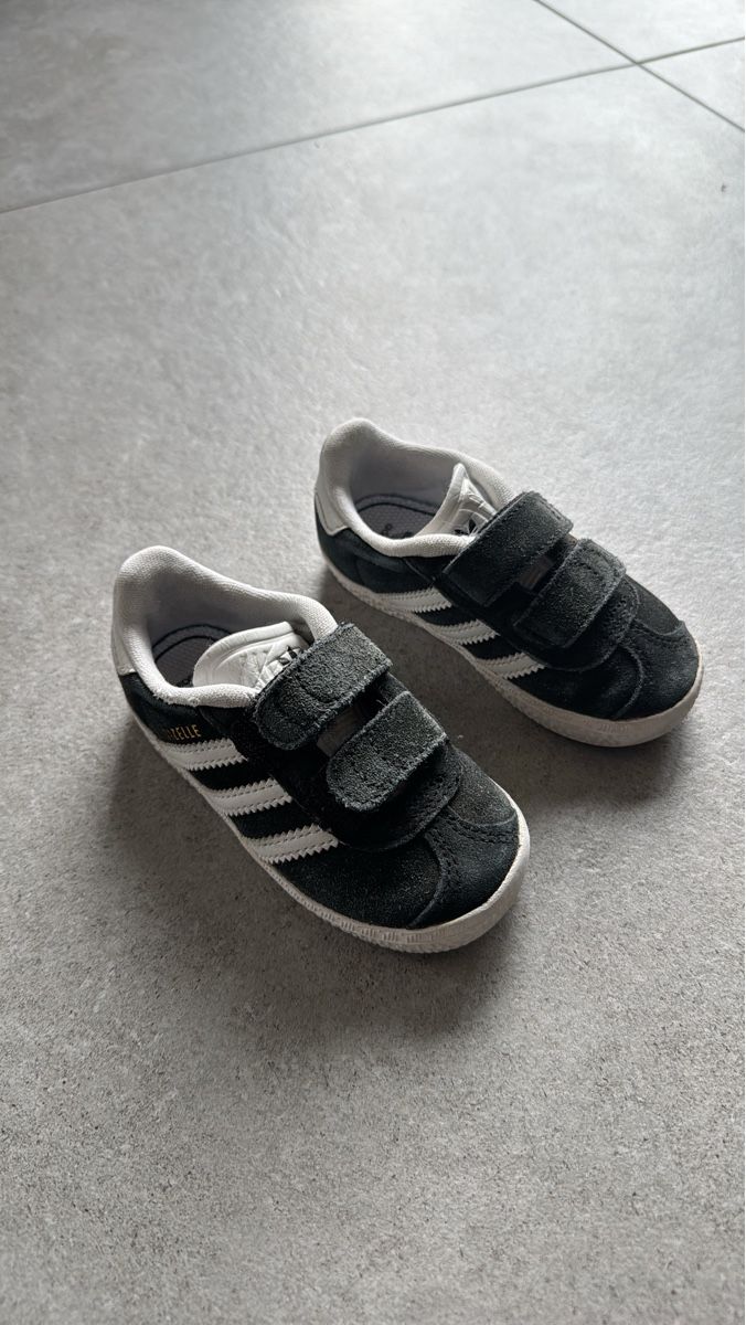 Adidas Scarpe da uomo: Adidas Gazelle taille 22 – Usato da Saillon venduto da alico