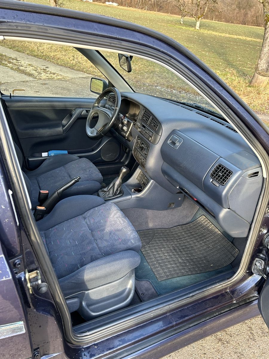VW Autos: Golf 3 VR6 – D'occasion à Montsevelier par Diego2828 7