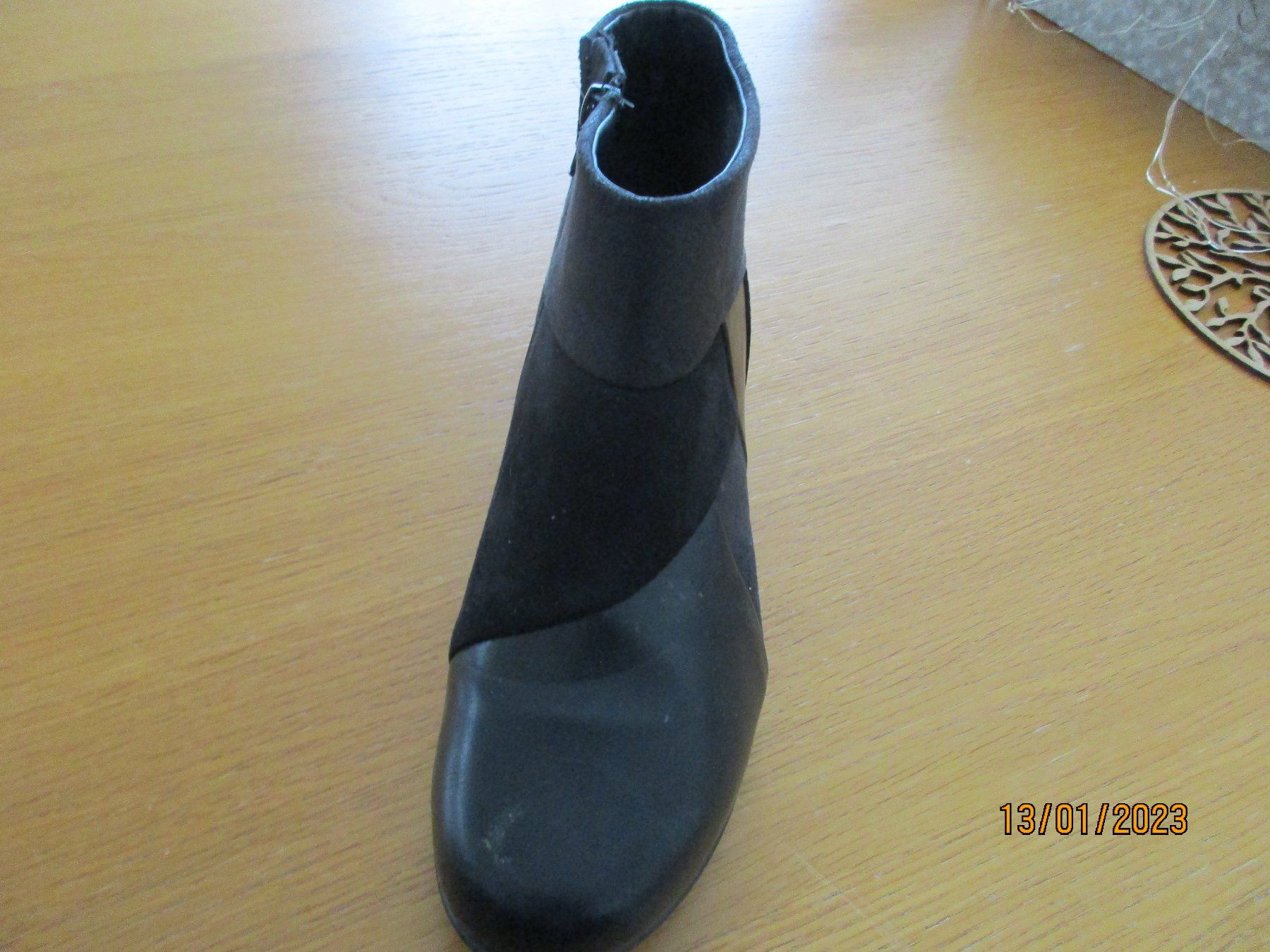 Scarpe da donna: Stiefeletten Grösse 39 schwarz – Usato da Ottenbach venduto da Claurin 1