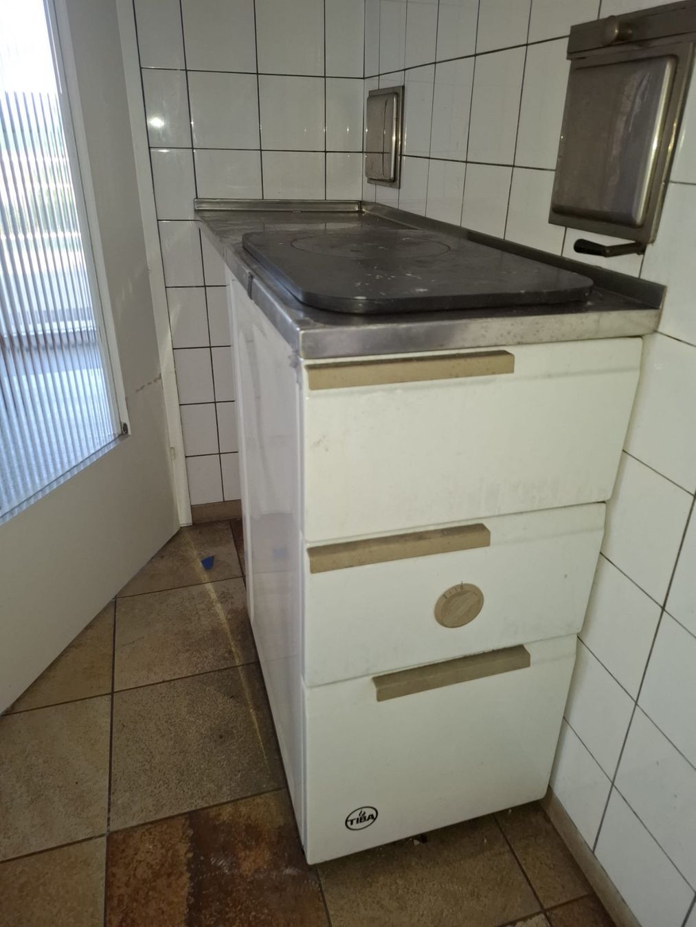 Tiba Cucine: Tibaherd in Büttikon AG – Usato da Wohlen AG venduto da Baufundus_Freiamt