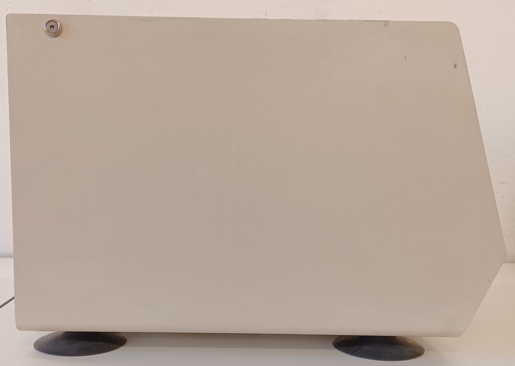 Accessori da laboratorio: Sigma 3-15 Tabletop centrifuge – Difettoso da Niederdorf venduto da LeptonAG_Labor 2