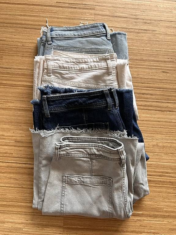 Jeans: 4er-Set MANGO Jeans CATHERIN | EU 46 – Gebraucht aus Küsnacht ZH von bonitalina