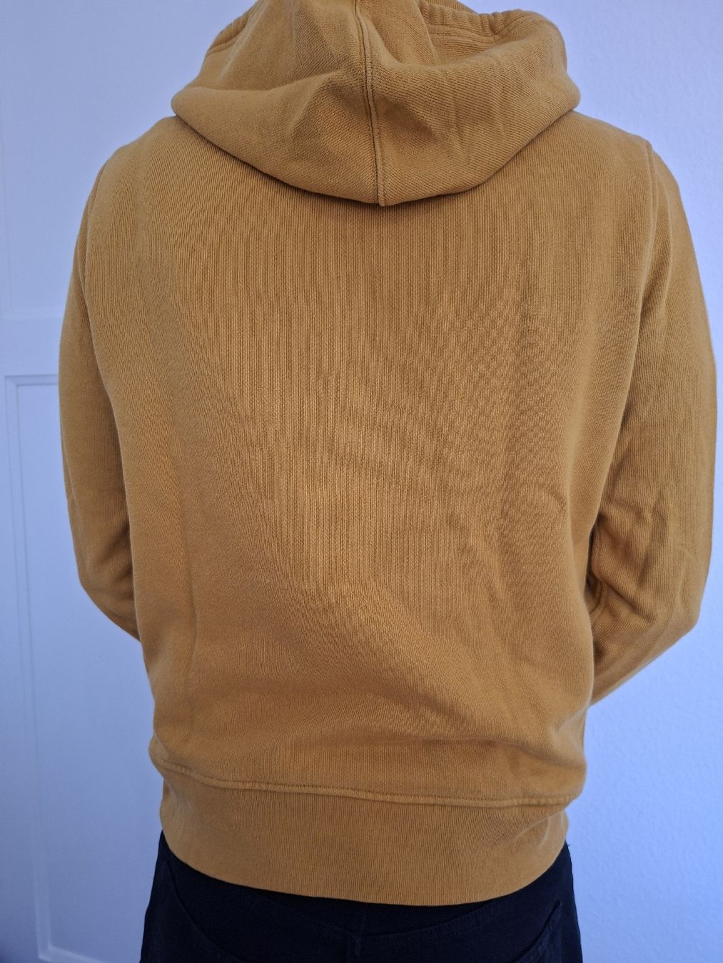 Levi's Maglioni & Felpe: Pull Levi's jaune moutarde, taille – Usato da Renens VD venduto da ser_j2fn 1