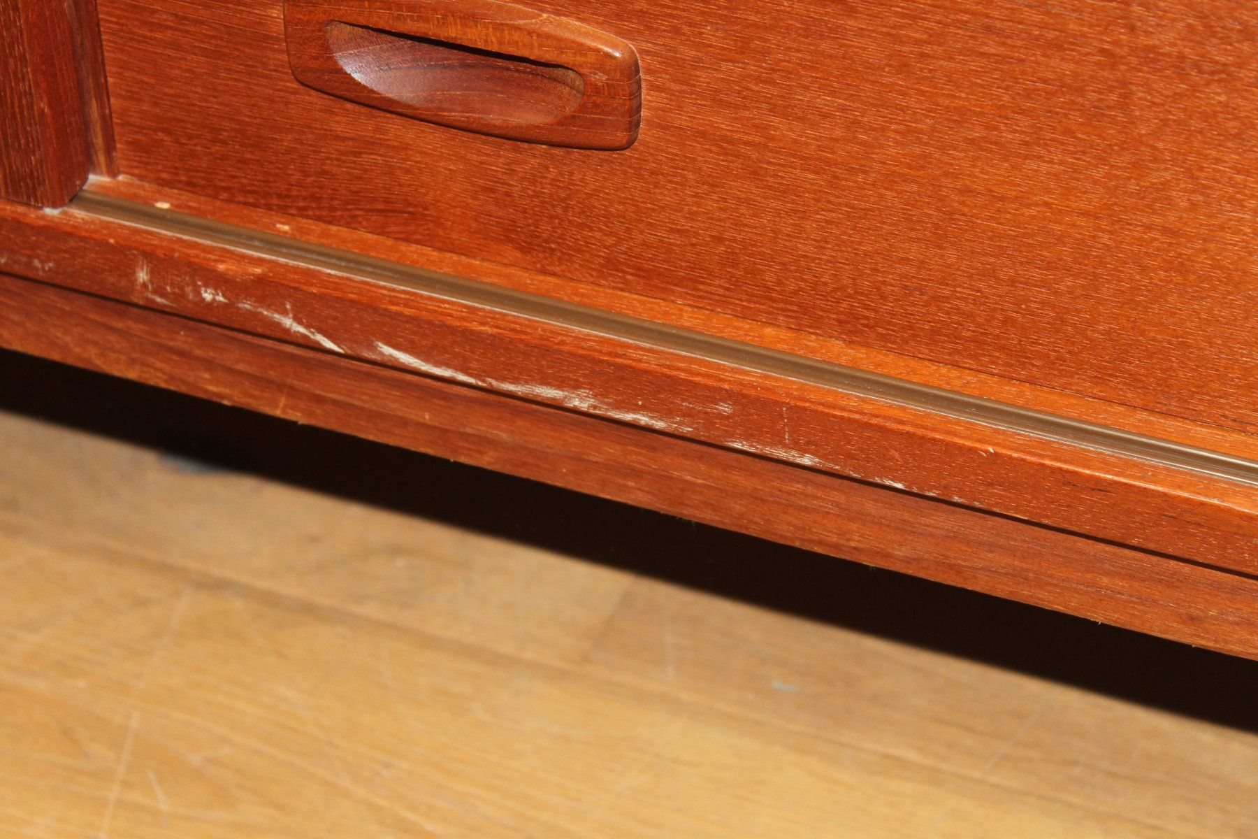 Cassettiere: Mid Century Teak Sideboard – Usato da Glarus venduto da Toni-Glarus 4