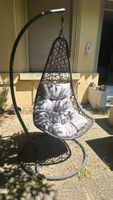Chaise suspendue balancelle avec coussin gris extérieur