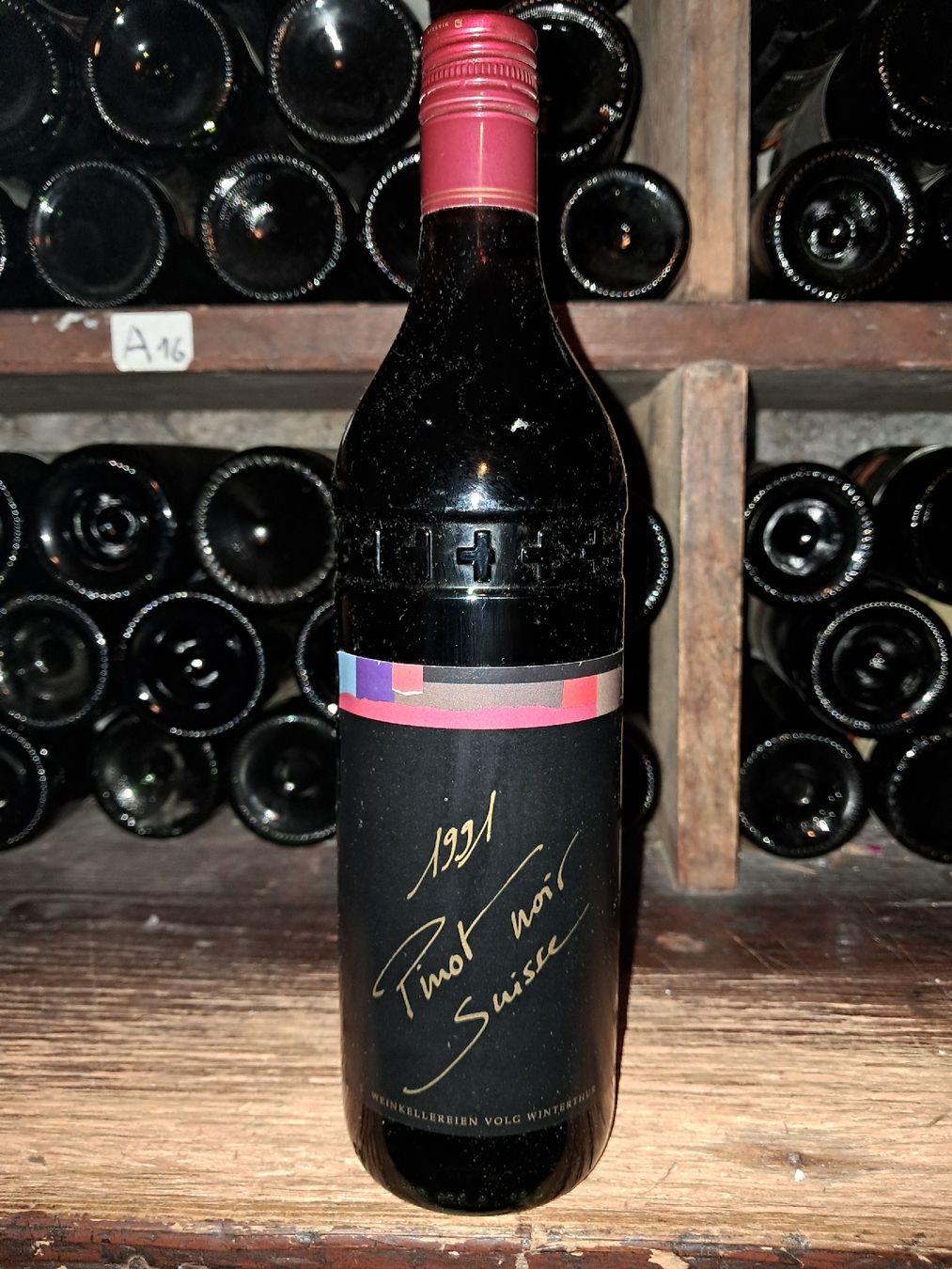 Vino: Pinot noir suisse 1991 – Nuovo e nell'imballaggio originale da Le locle venduto da juliensaran 1