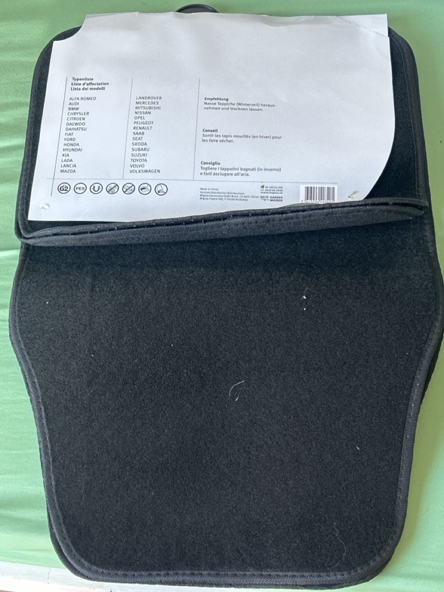 Tapis / Bacs: Miocar Auto Teppichmatten-Set MAGIC 4-teiligL64B44(I21) – Neuf (Voir description) à Neuenhof par bro_9zsg 2
