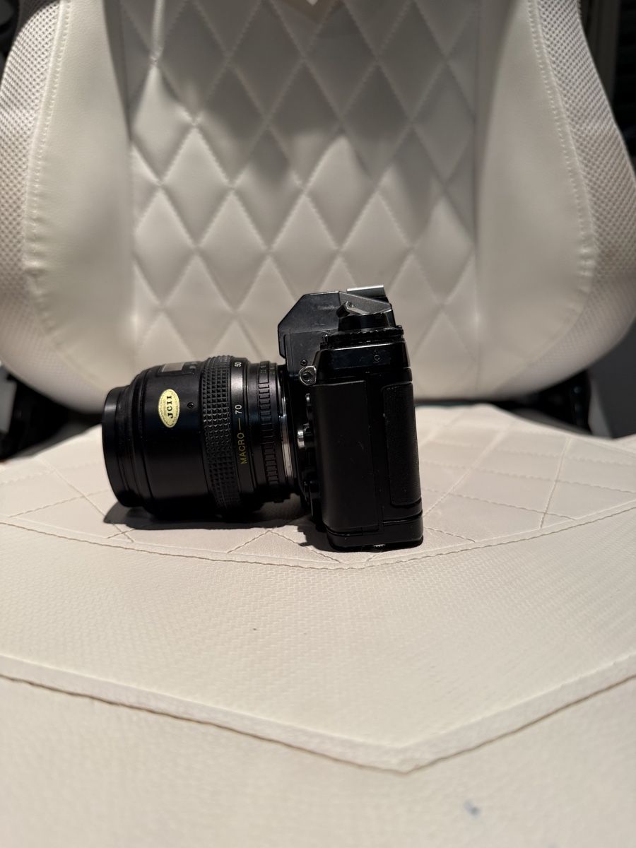 Nikon Kamera: Spiegelreflexkamera Nikon N2000 mit Objektiv schwarz – Gebraucht aus Pfaffhausen von Sanja021 3