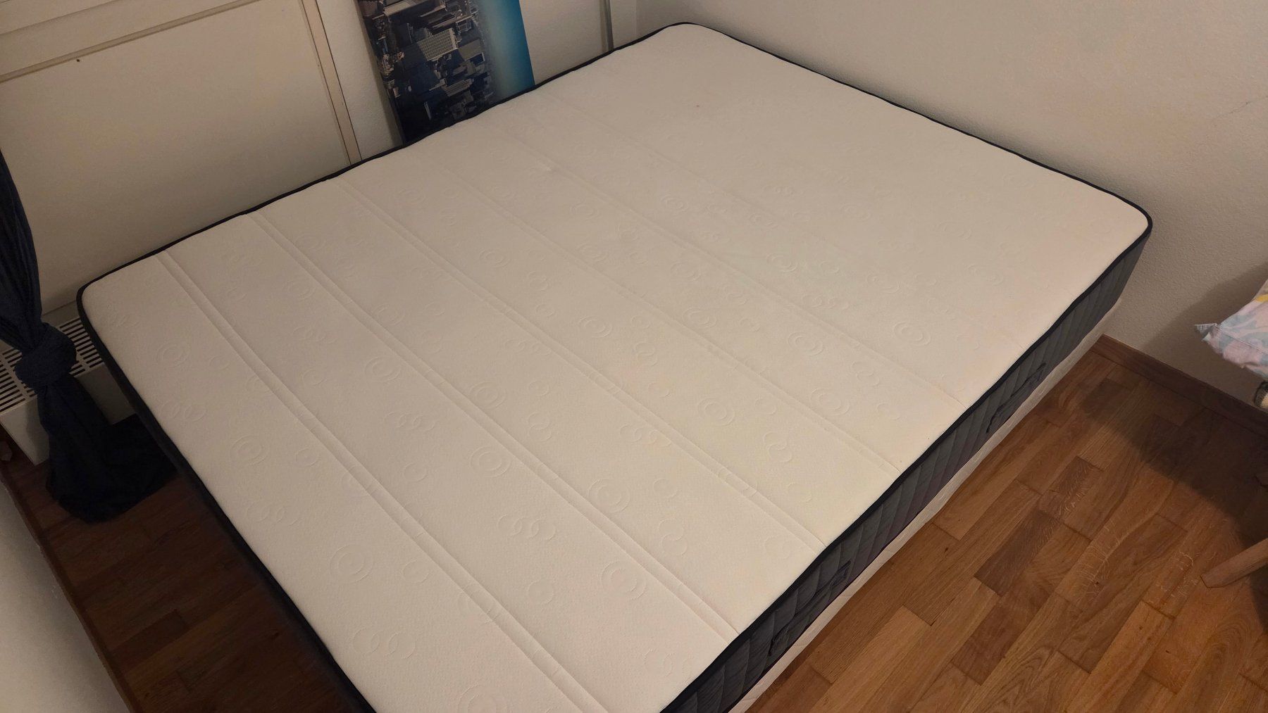 Letti: Bed with Mattress / Bett mit Matratze – Usato da Zürich venduto da nik_6f2k 1