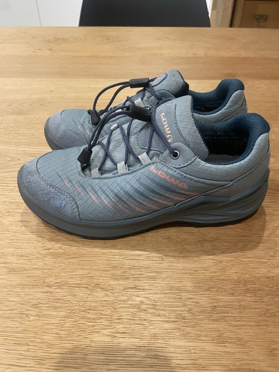 Lowa Scarpe per ragazze: Lowa Zirrox gr. 35 Trekkingschuhe – Usato da Recherswil venduto da grafics 3