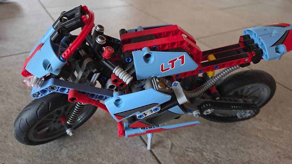 Lego Giocattoli: LEGO Technic (Technik) Strassenmotorrad 42036 – Usato da Oberstammheim venduto da cziegeler 1